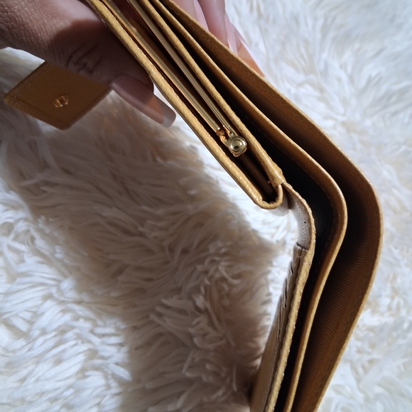 AUTHENTIC Givenchy Tan Leather Wallet - Picture 6 of 9